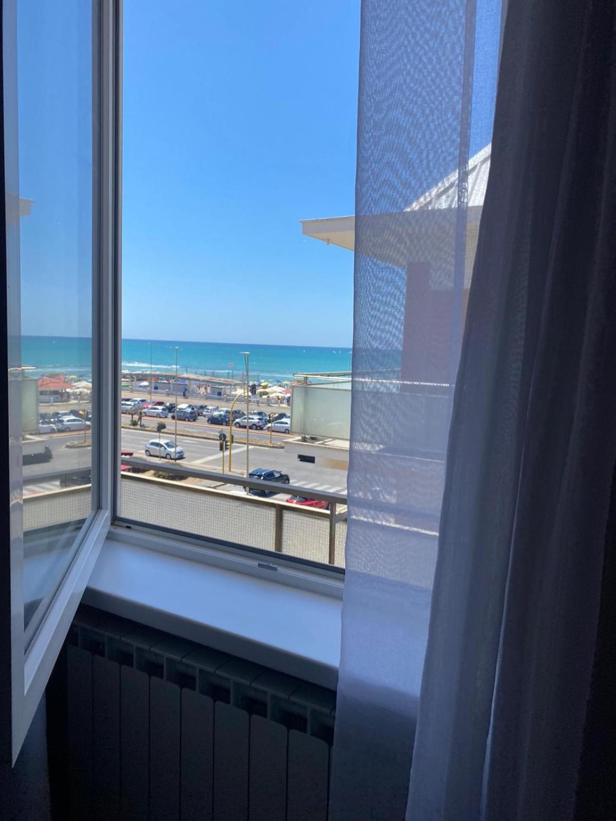 Sea View Lägenhet Lido di Ostia Exteriör bild